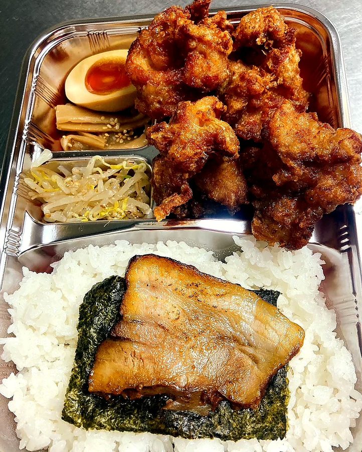 はみでるから揚げ弁当